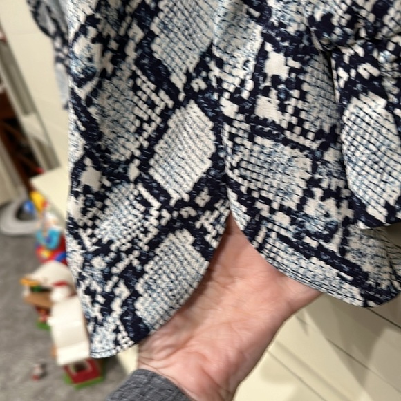 EUC Dennis Basso blouse. High quality - Picture 7 of 8